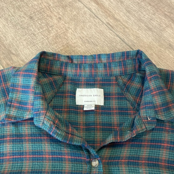 American Eagle women’s M oversized fit lightweight flannel - Picture 2 of 5